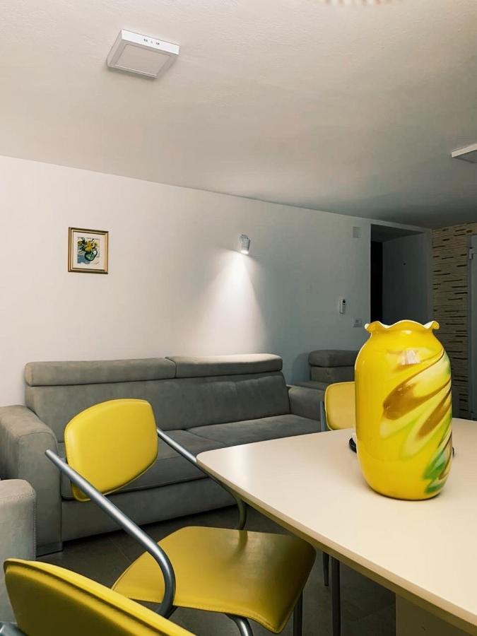 Toti Apartments Tiranë Luaran gambar